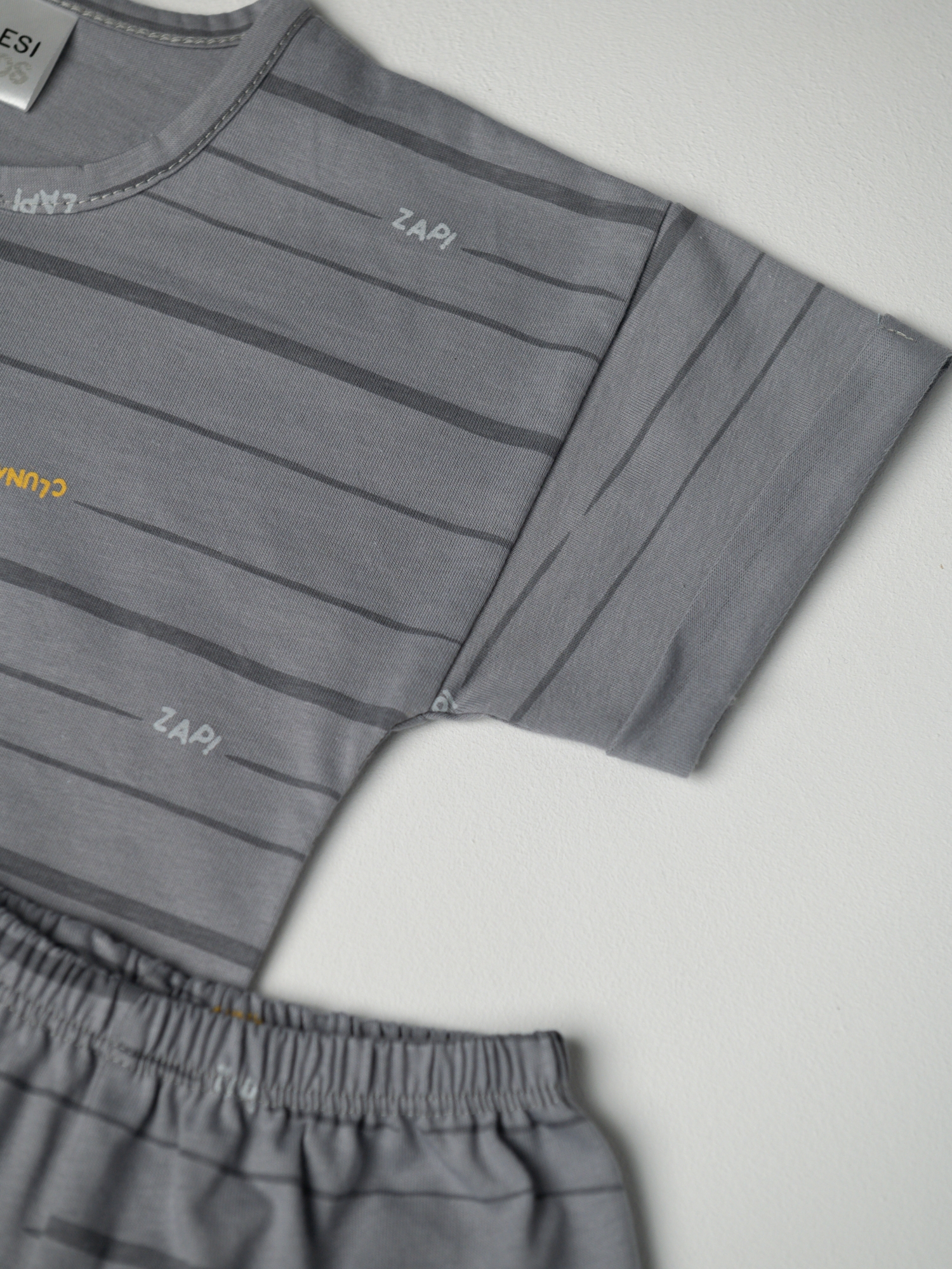 Костюм летний для мальчика футболка и шорты (110/30, Серый)