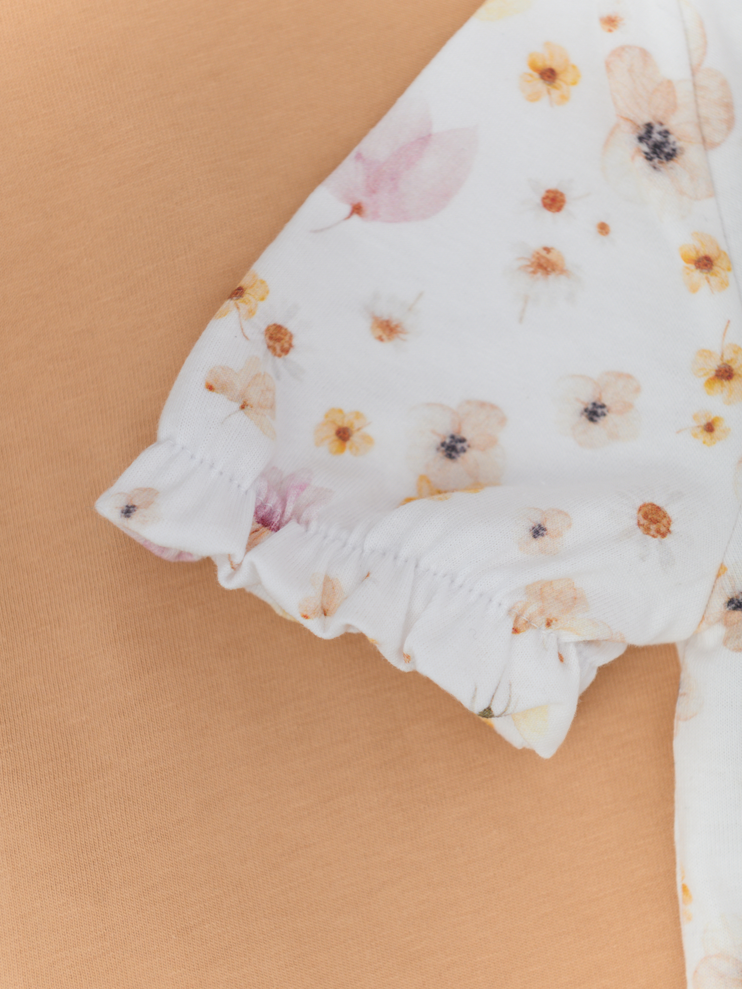 Футболка для девочки (116/32, персик/цветы)