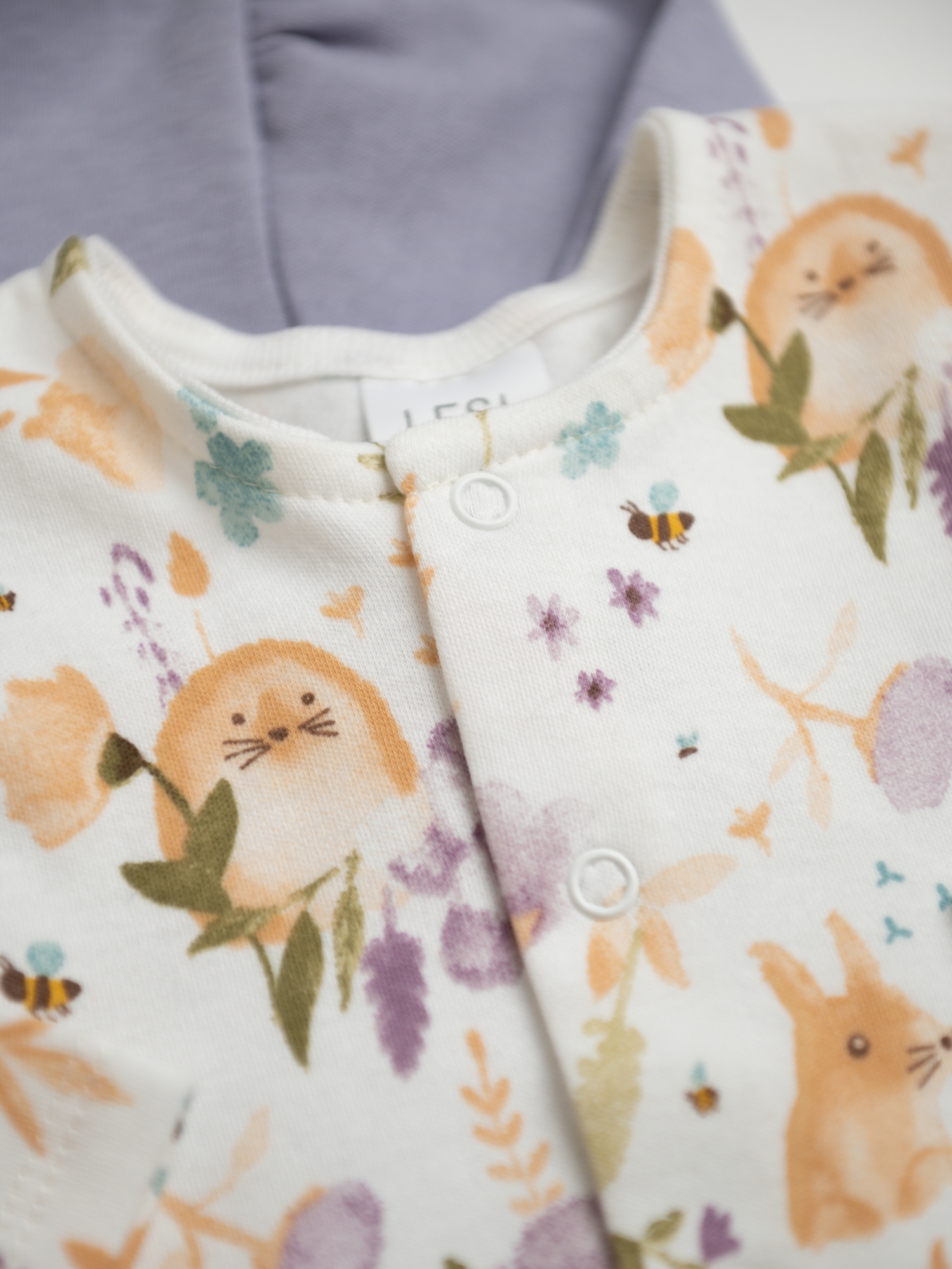 Кофточка на кнопках из трикотажного интерлока (80/24, Бел/Лил)