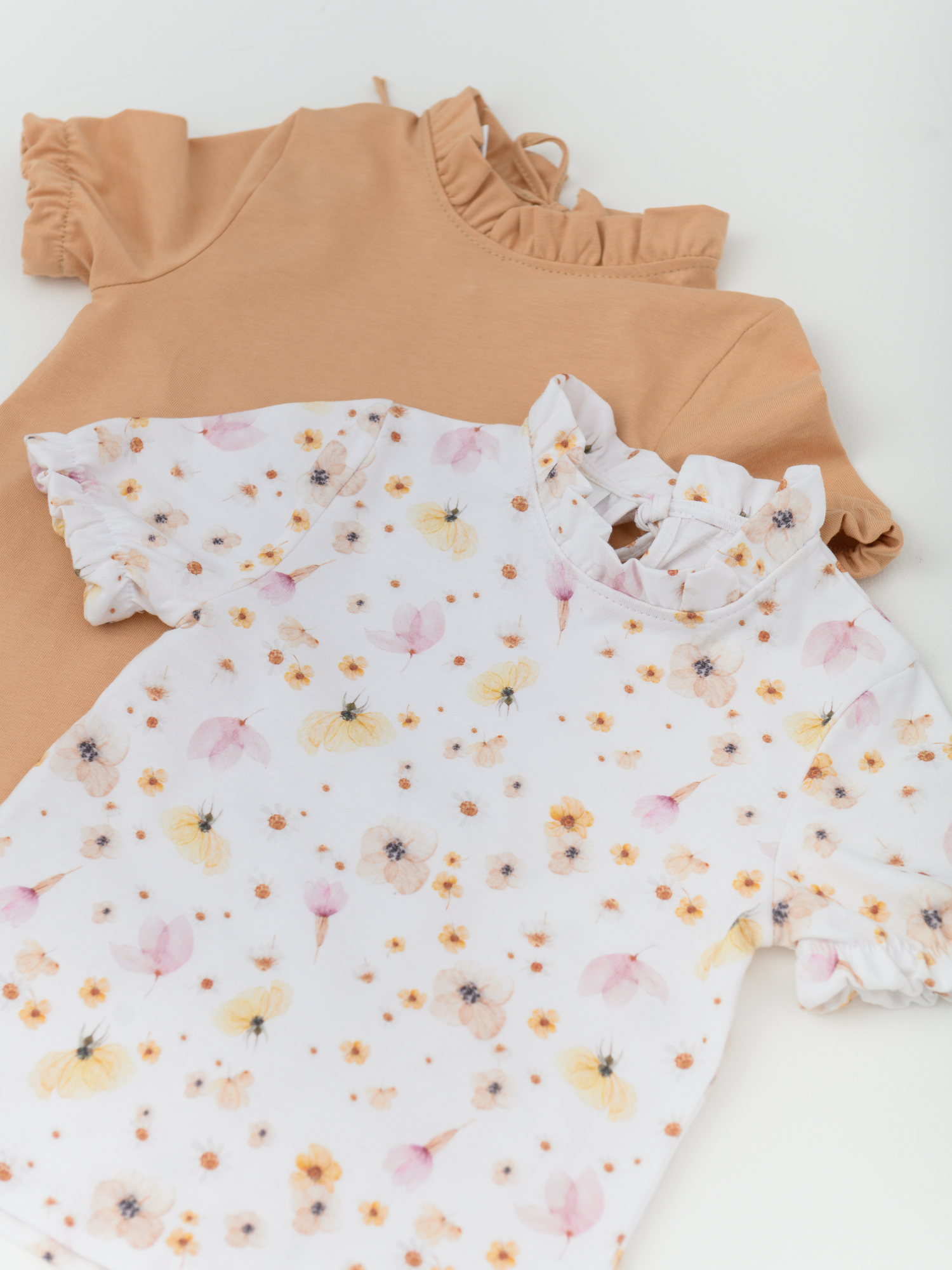 Футболка для девочки (116/32, персик/цветы)