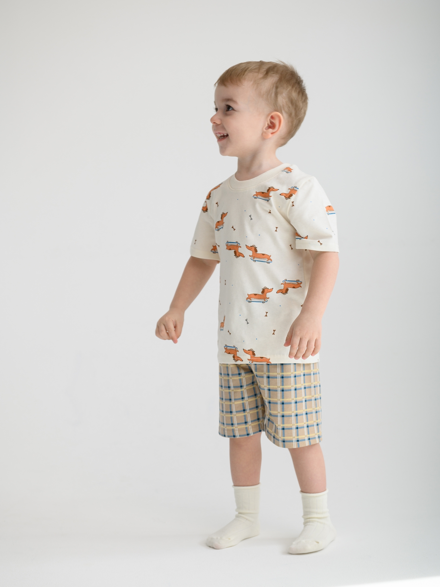 Пижама для мальчика с шортами (104/30, беж/клетка)
